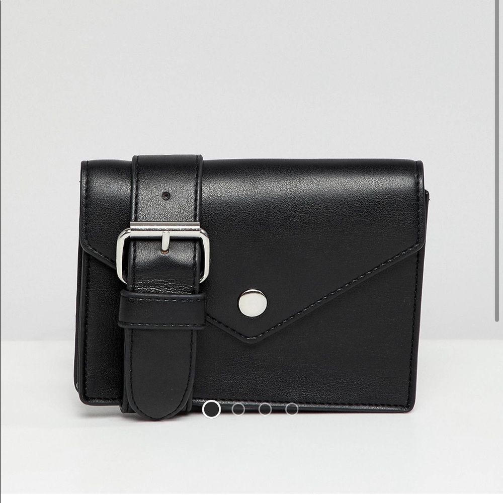 Black belt bag